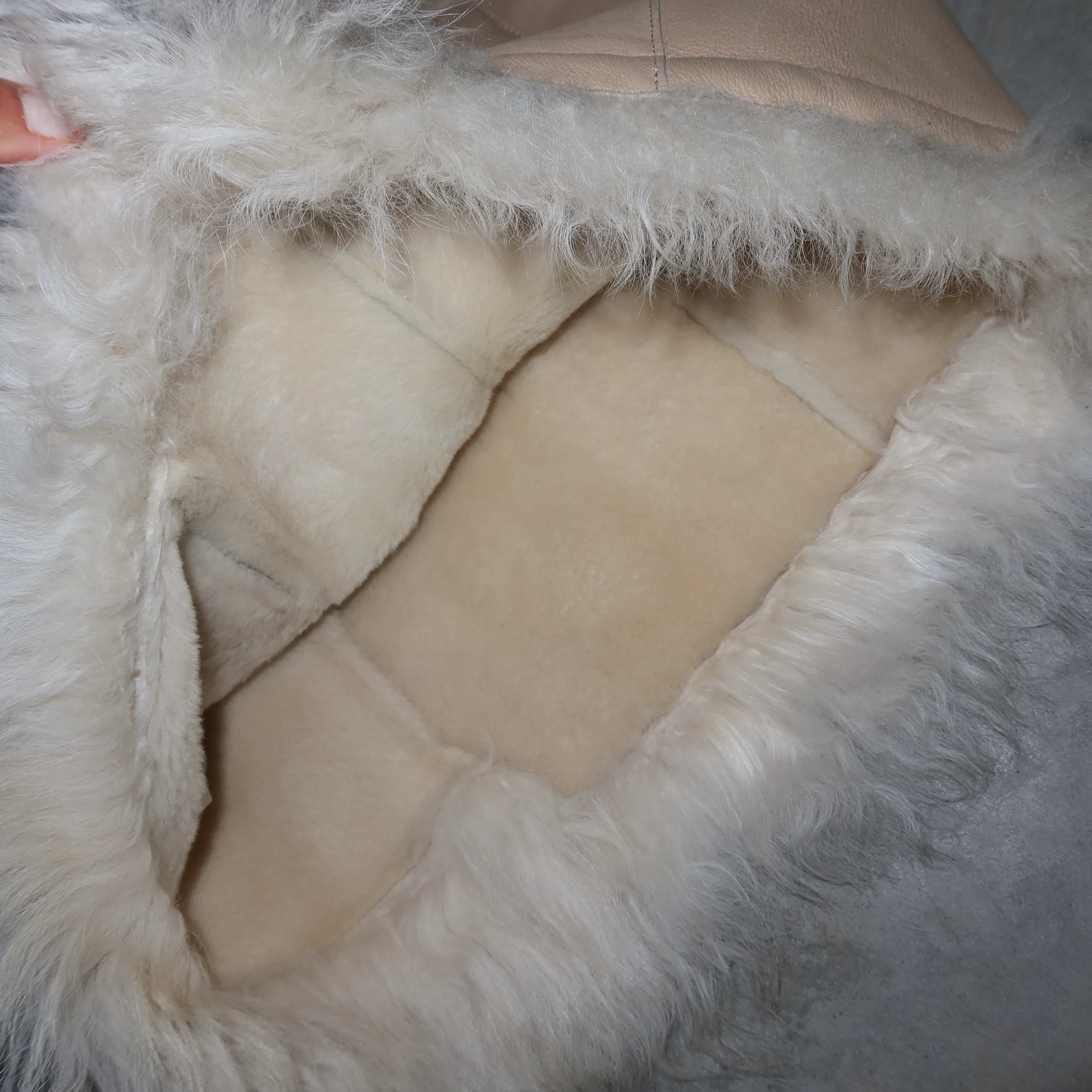 Burberry Leather and Shearling Mini Skirt - Image 10