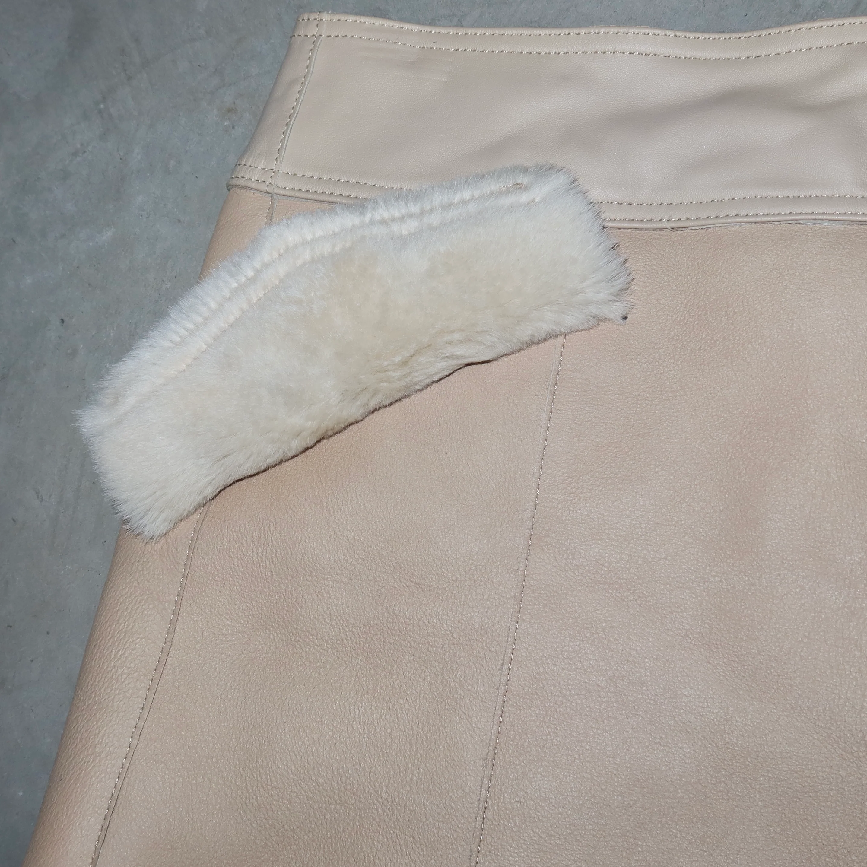 Burberry Leather and Shearling Mini Skirt - Image 5