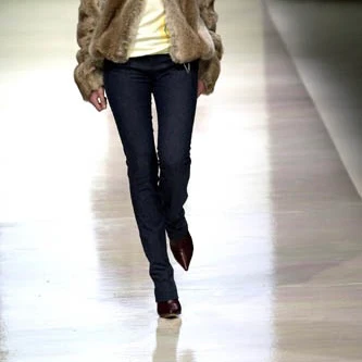 Chloé AW2001 Dark Wash Jeans - Image 4